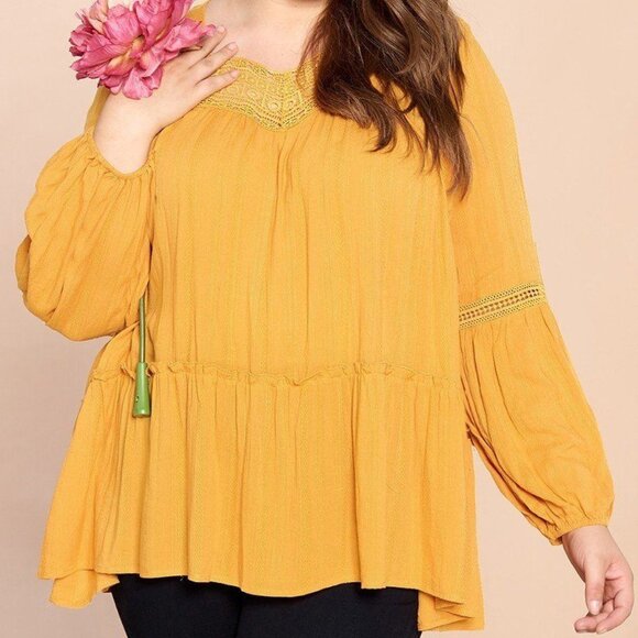 Solid Woven Loose-fit Tunic - Picture 2 of 2